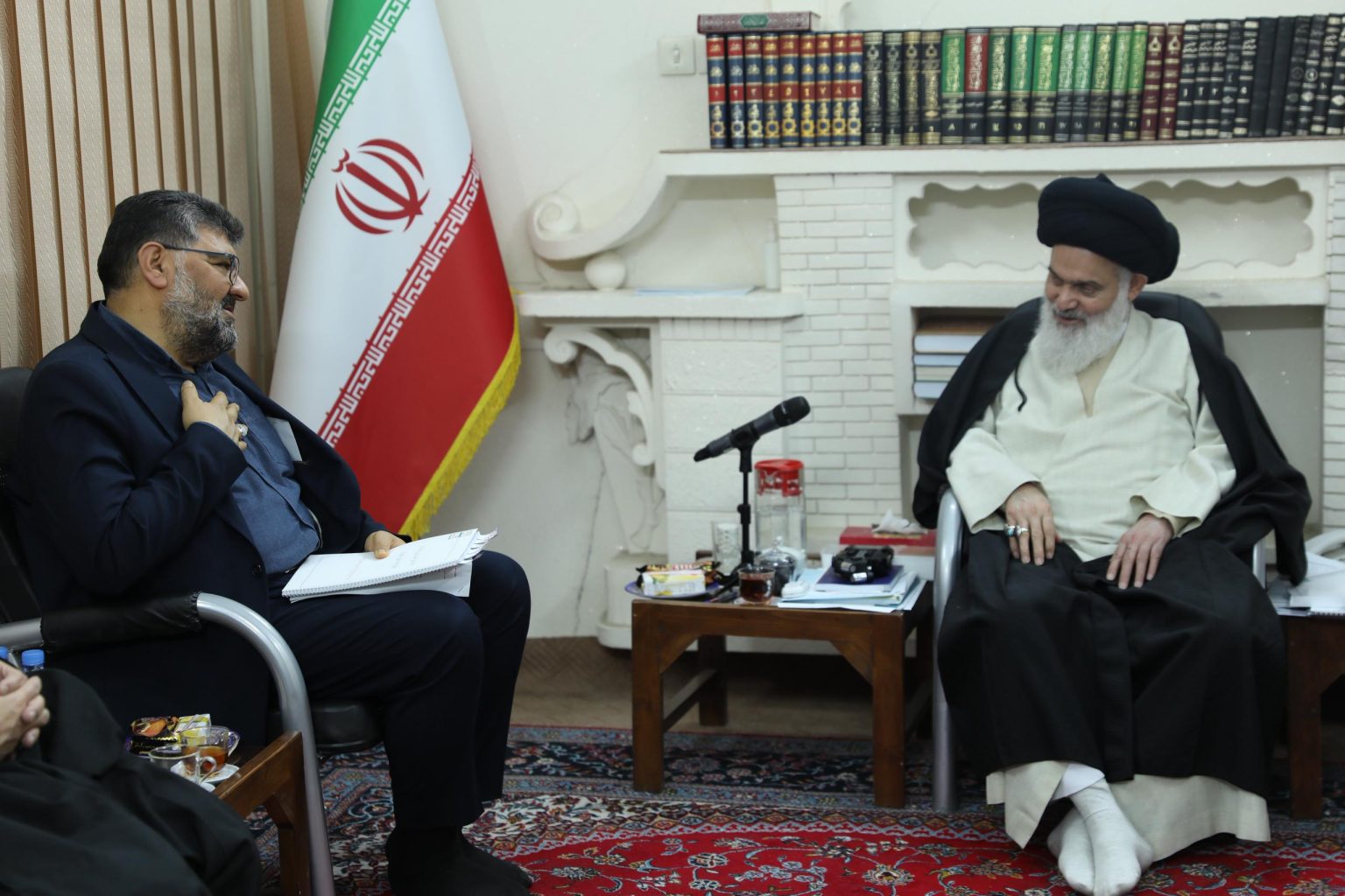 آیت الله حسینی بوشهری:«اگر حق با موکل نیست، پرونده را نگیرید»